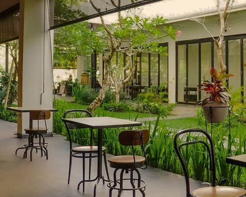 Intro Bistro Outdoor